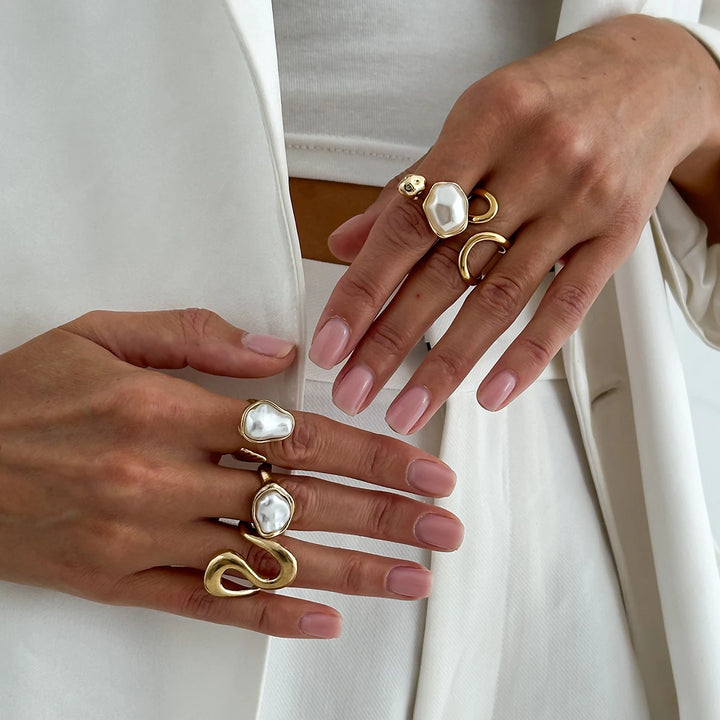 Eloria Irregular Pearl Ring Set