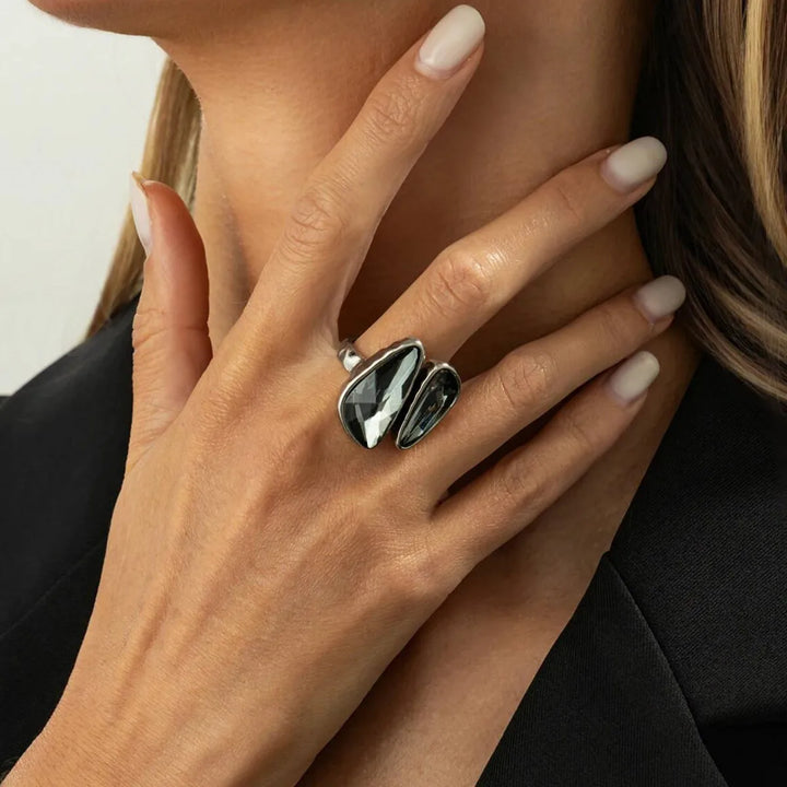 Vetra Crystal Ring