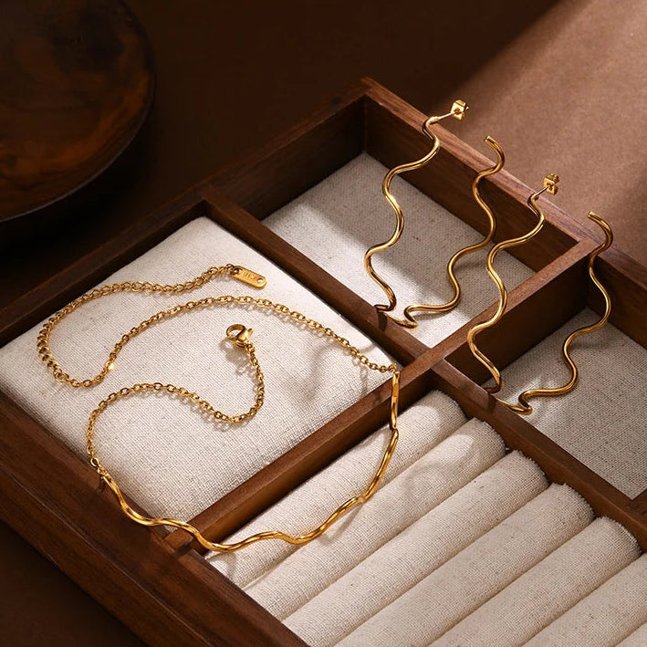 Mullen Layered Heart Jewelry Set