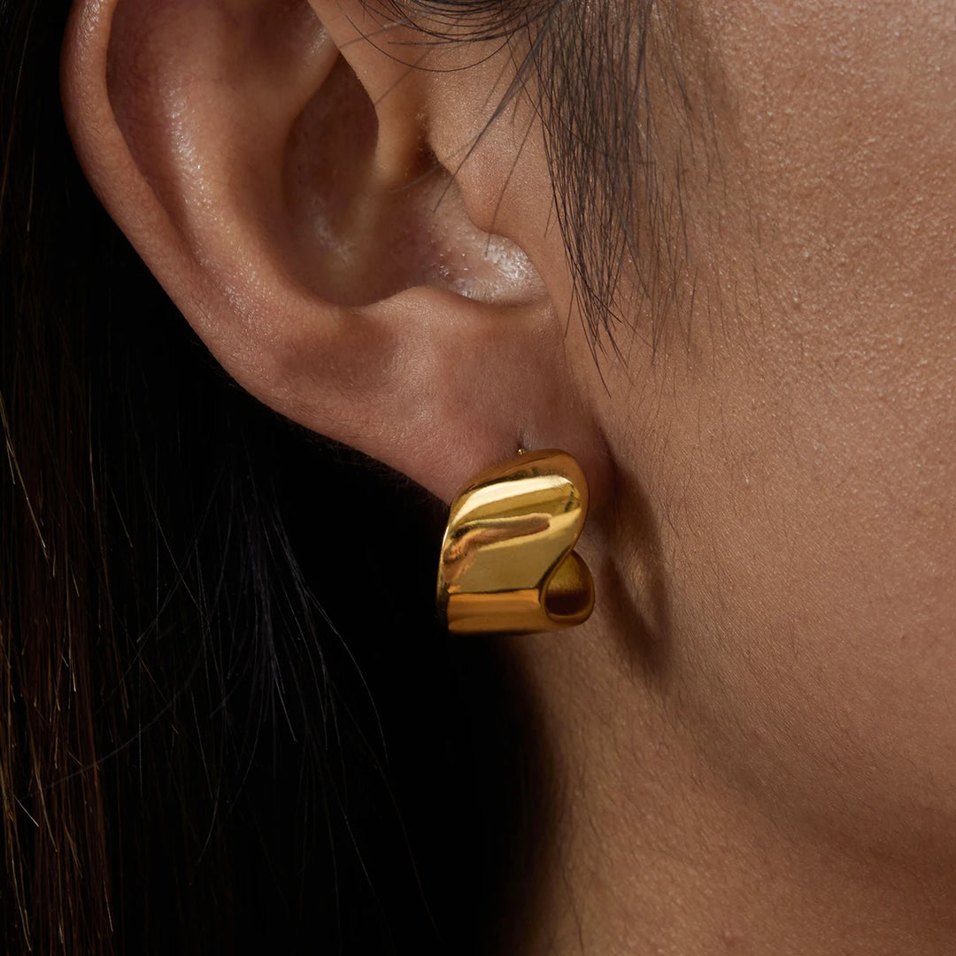 Cavira Bold Curve Earrings