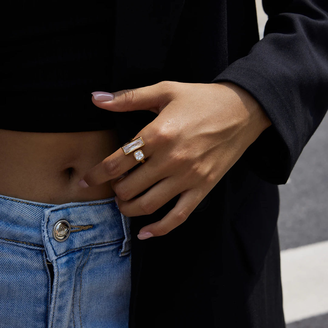 Zirel Duo Crystal Gold Ring