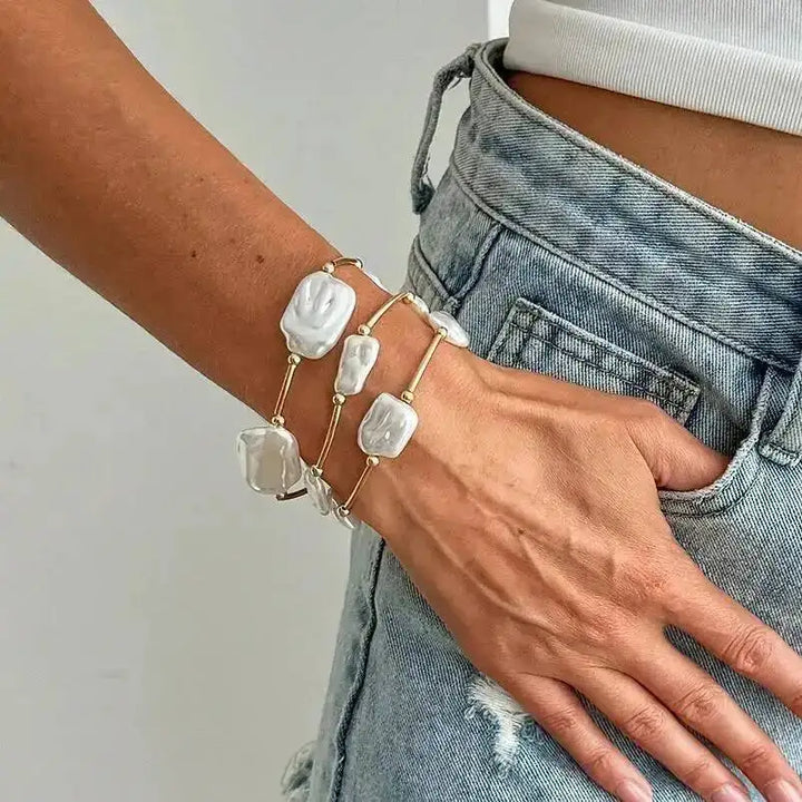 Elara Irregular Pearl Bracelet Set