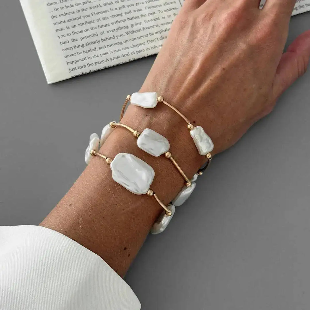 Elara Irregular Pearl Bracelet Set