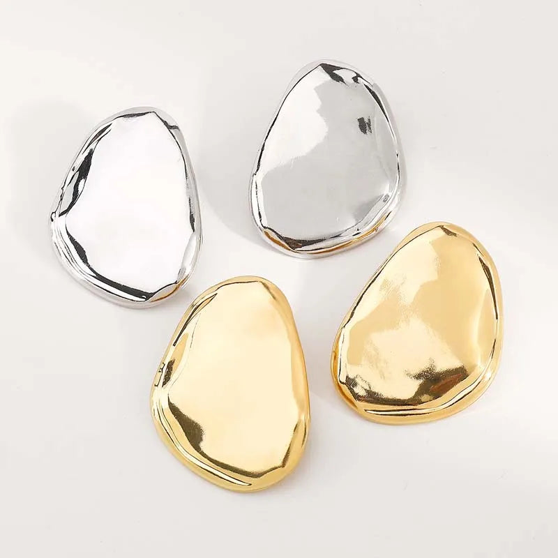 Vina Oval Geometric Stud Earrings