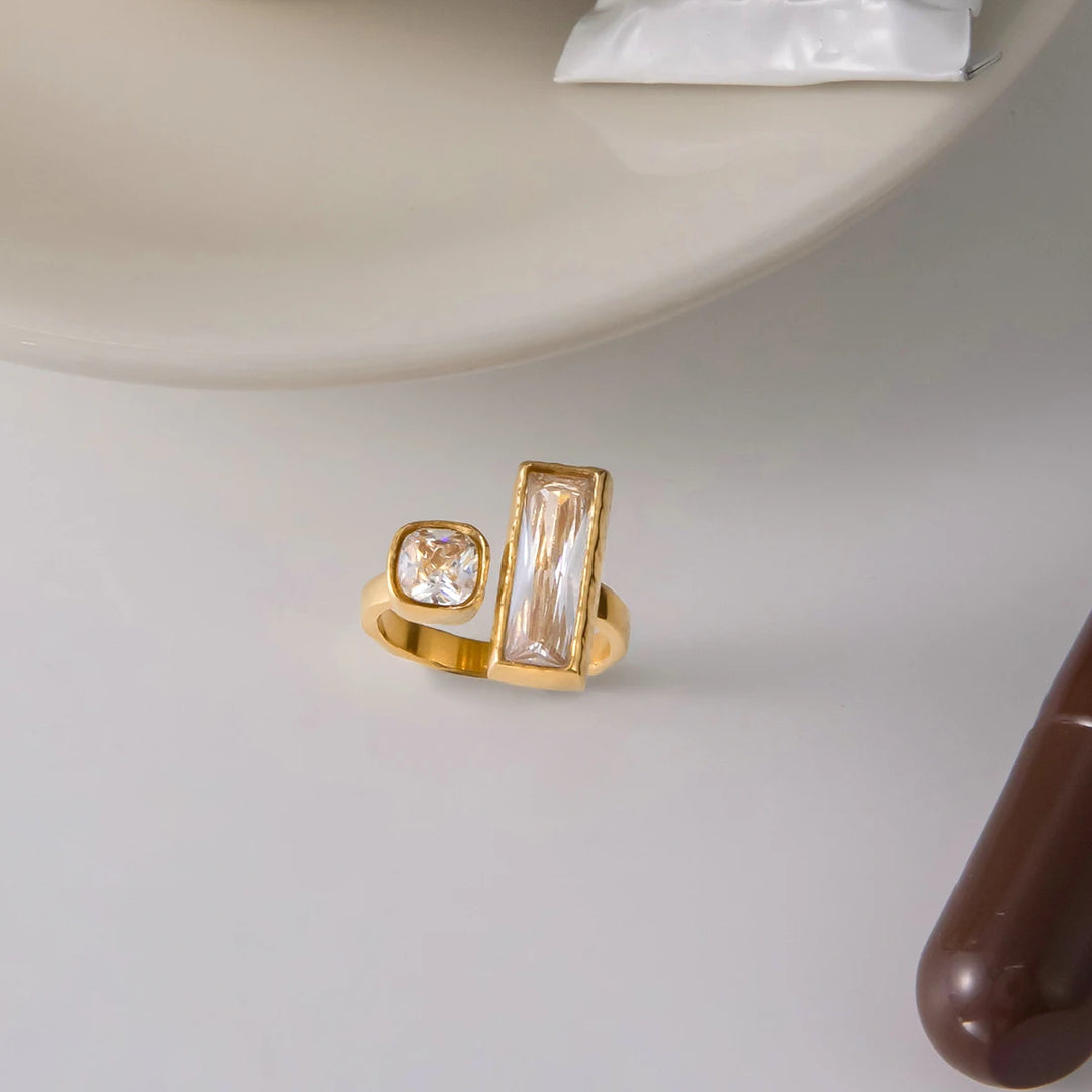 Zirel Duo Crystal Gold Ring