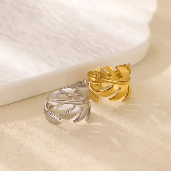 Wren Geometric Leaf Statement Ring