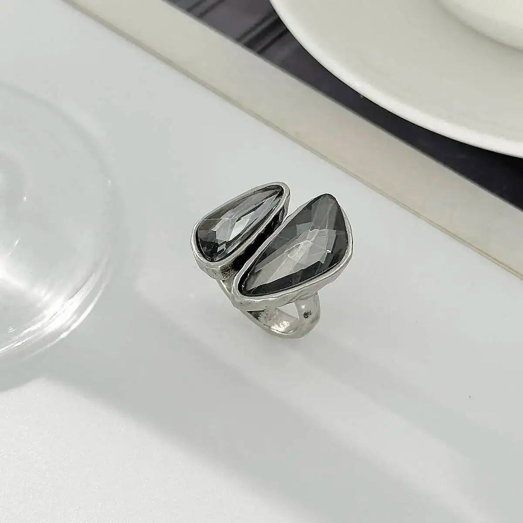Vetra Crystal Ring