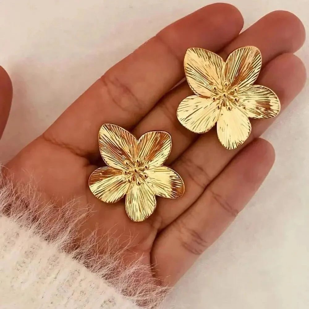 Alanna Floral Stud Earrings