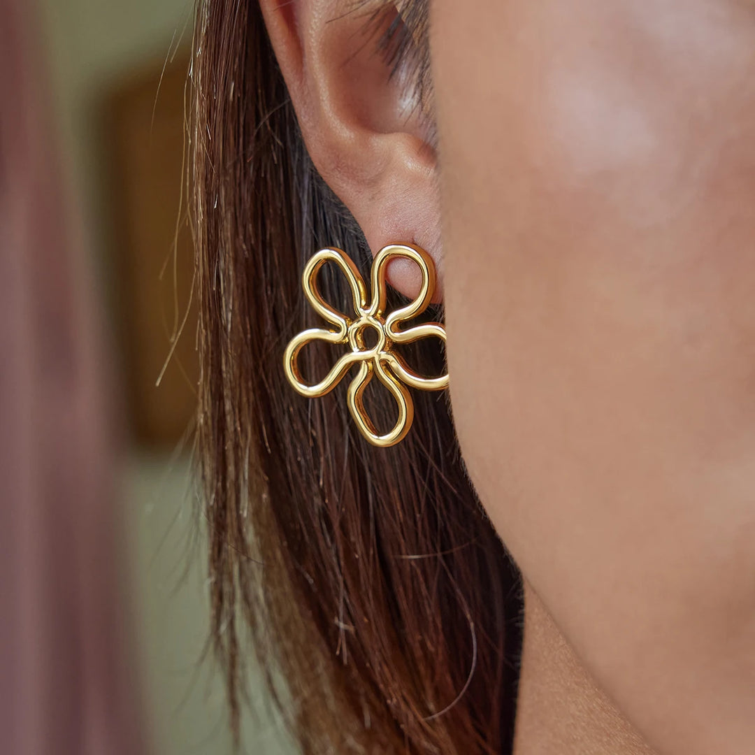 Floria Outline Petal Earrings