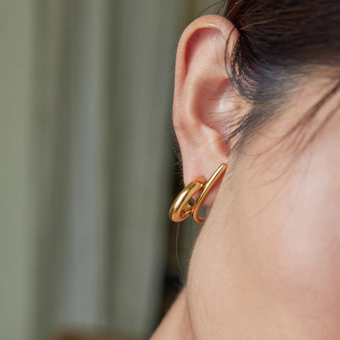 Nerra Curve Line Earrings