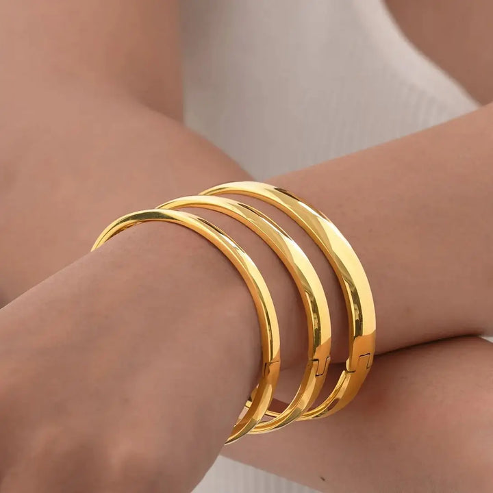 Vina Open Round Bangle Bracelet