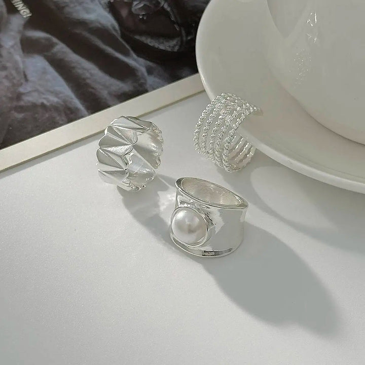 Selene Pearl Silver Ring Set