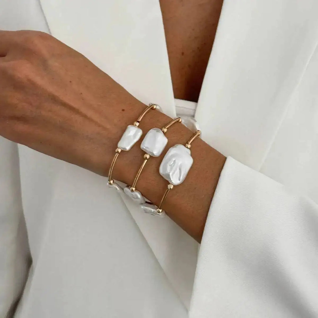 Elara Irregular Pearl Bracelet Set