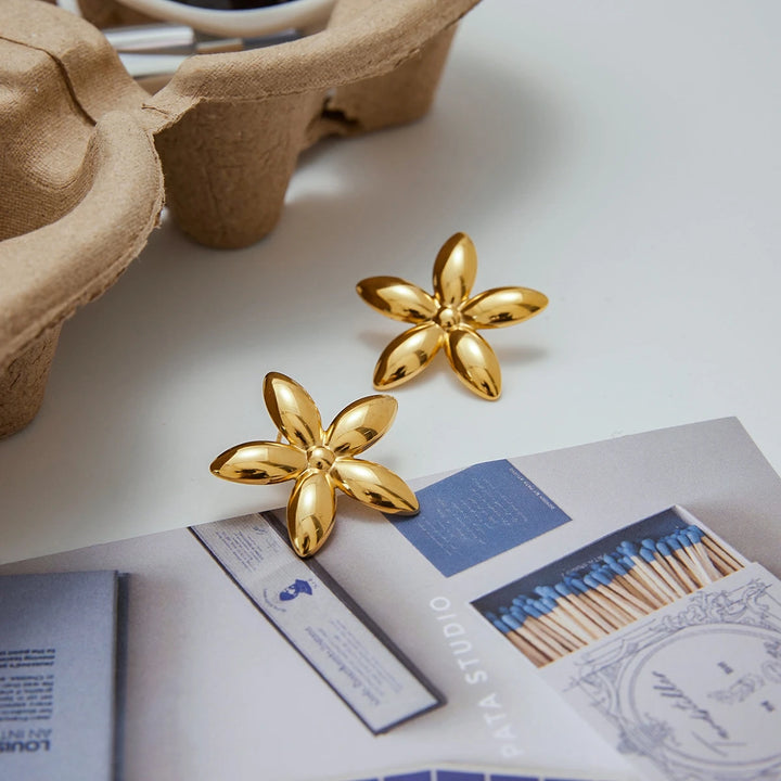 Solenne Bloom Stud Earrings