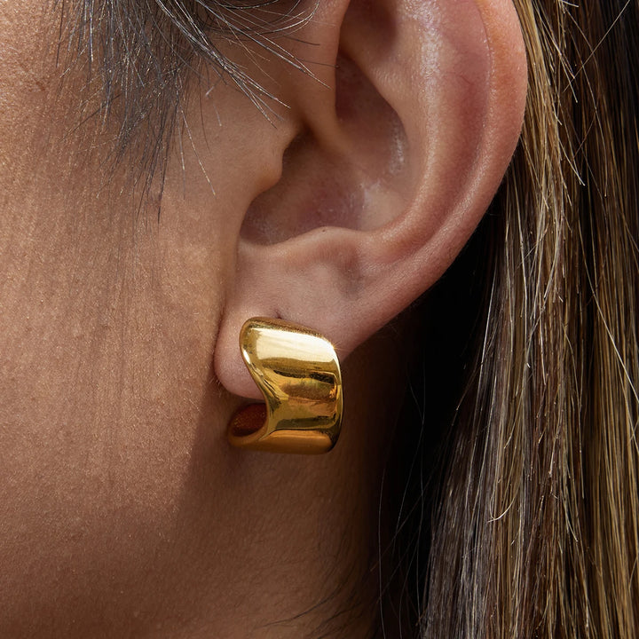 Cavira Bold Curve Earrings