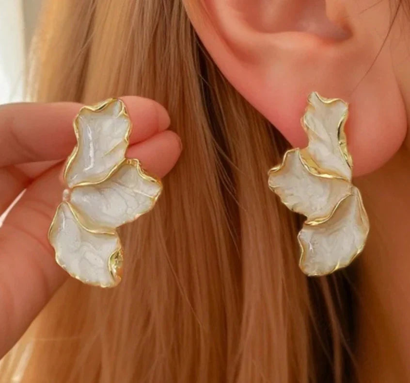 Nora Flower Stud Earrings