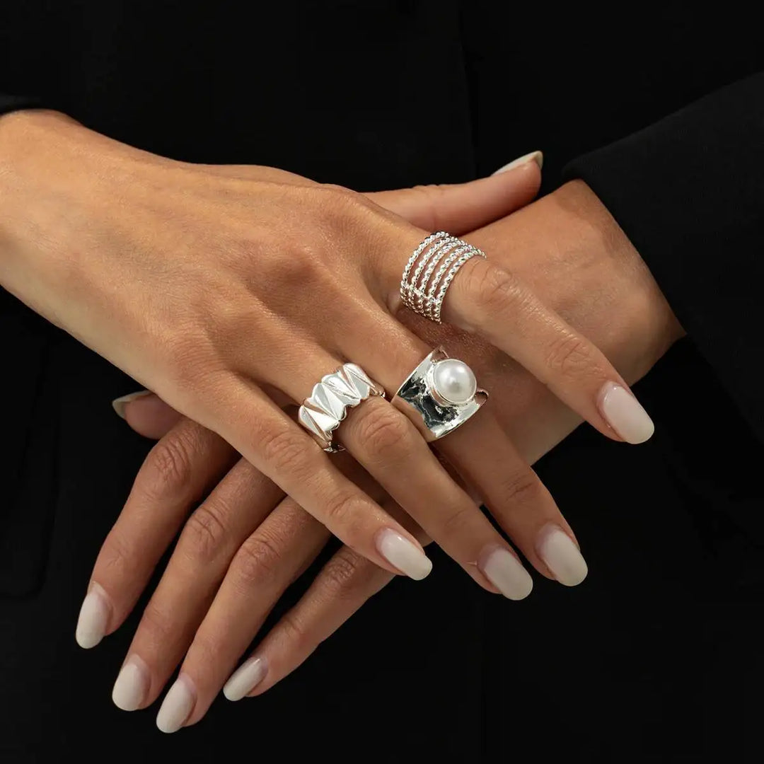 Selene Pearl Silver Ring Set