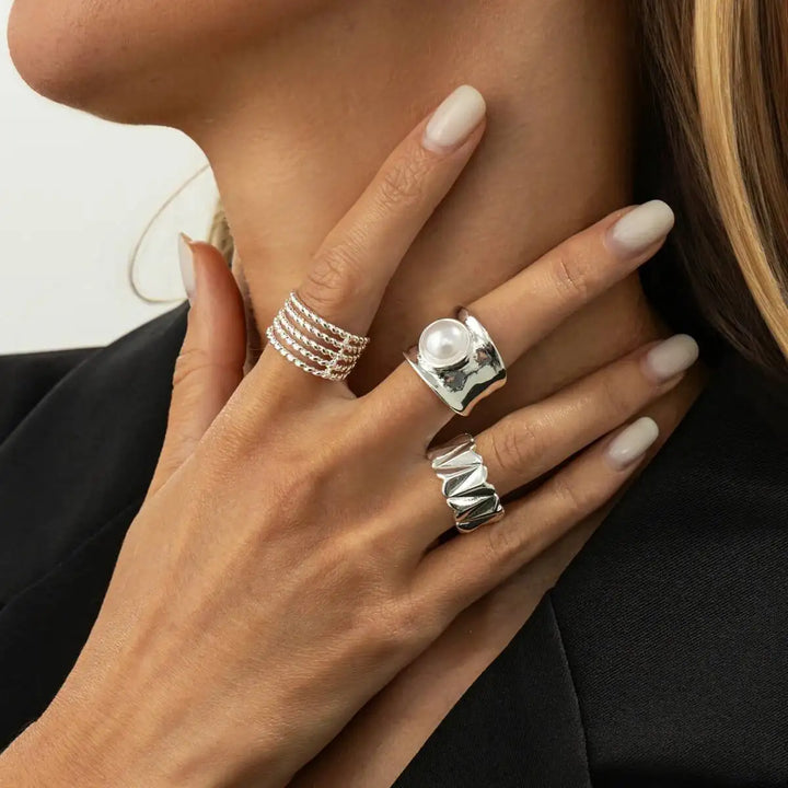 Selene Pearl Silver Ring Set
